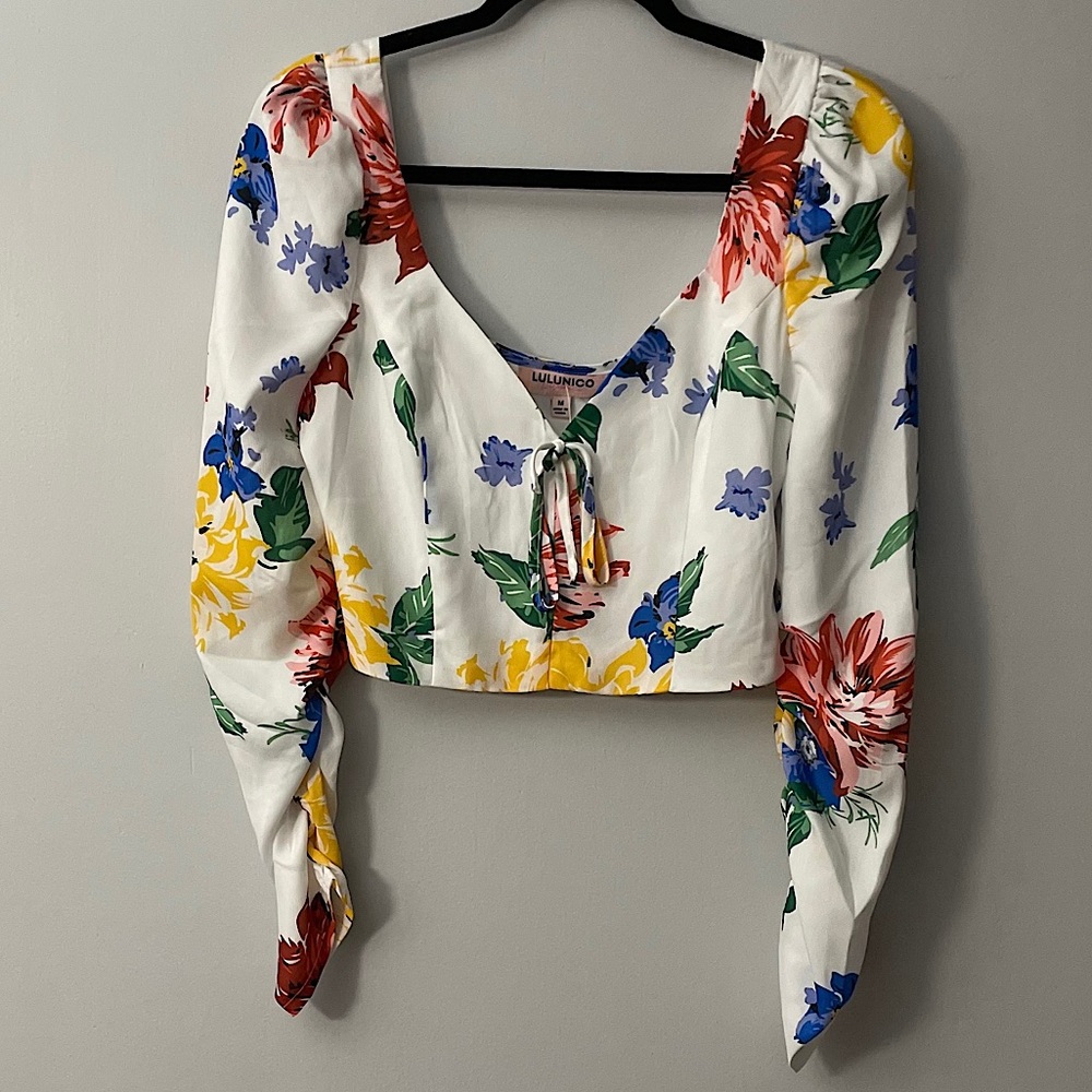 LULUNICO Floral Long-Sleeved Blouse Sz. M - NWT